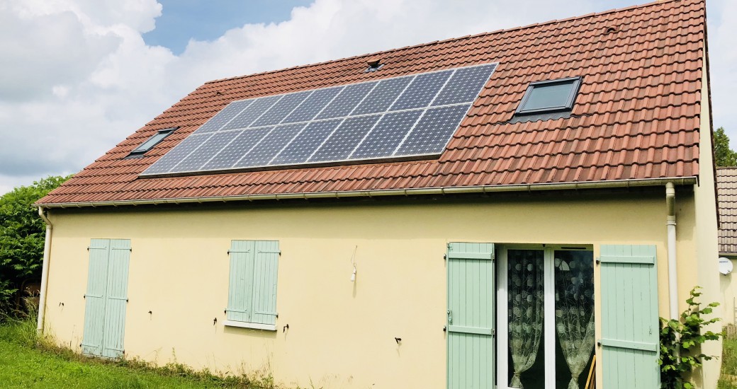 Pose de panneau solaire et pose de nouvelle gouttière en PVC, à Saulx-les-Chartreux, dans le 91 (département de l’Essonne).